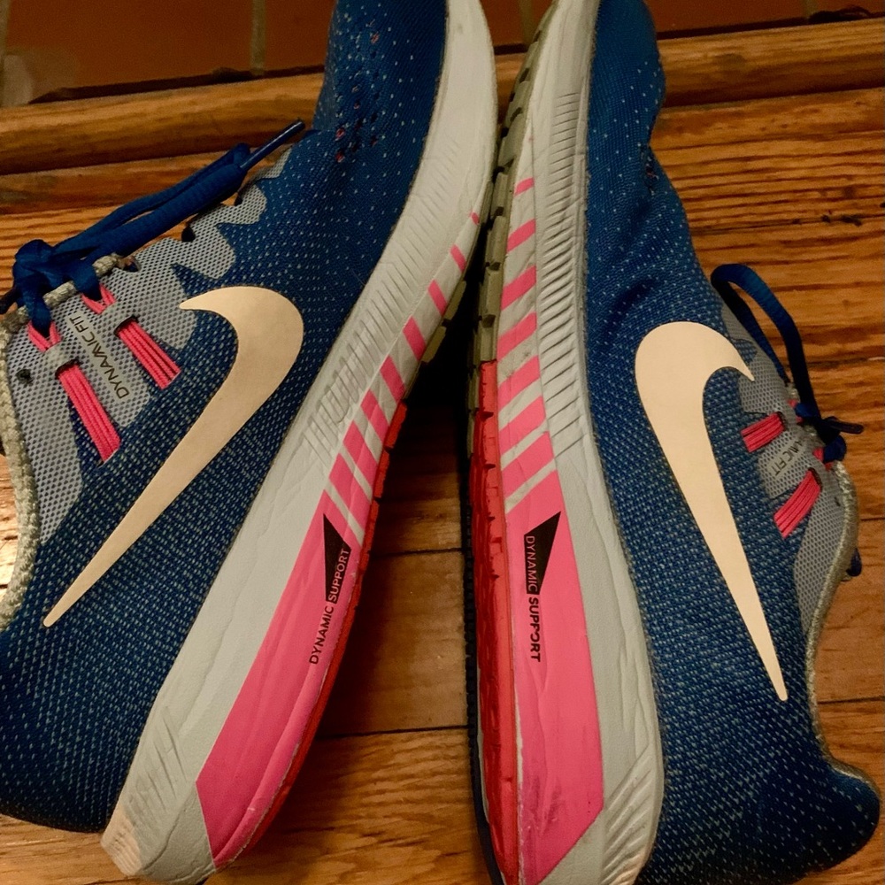 Nike Women's Zoom Structure 20 Athletic Sneakers
